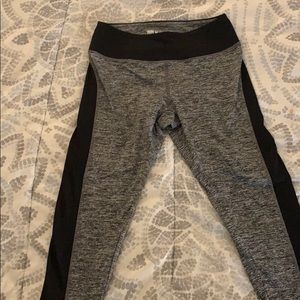 LuLa Roe | Simply Comfortable Capri Leggings